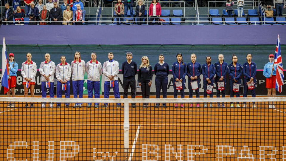 Súperkami slovenských tenistiek v C-skupine na finálovom turnaji Pohára federácie v Budapešti budú Američanky a Španielky.
