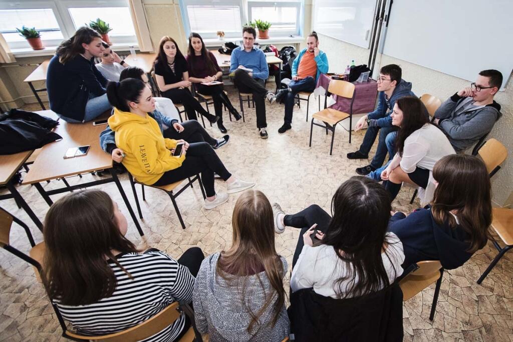 Študenti Strednej odbornej školy Host na hodine životalógie