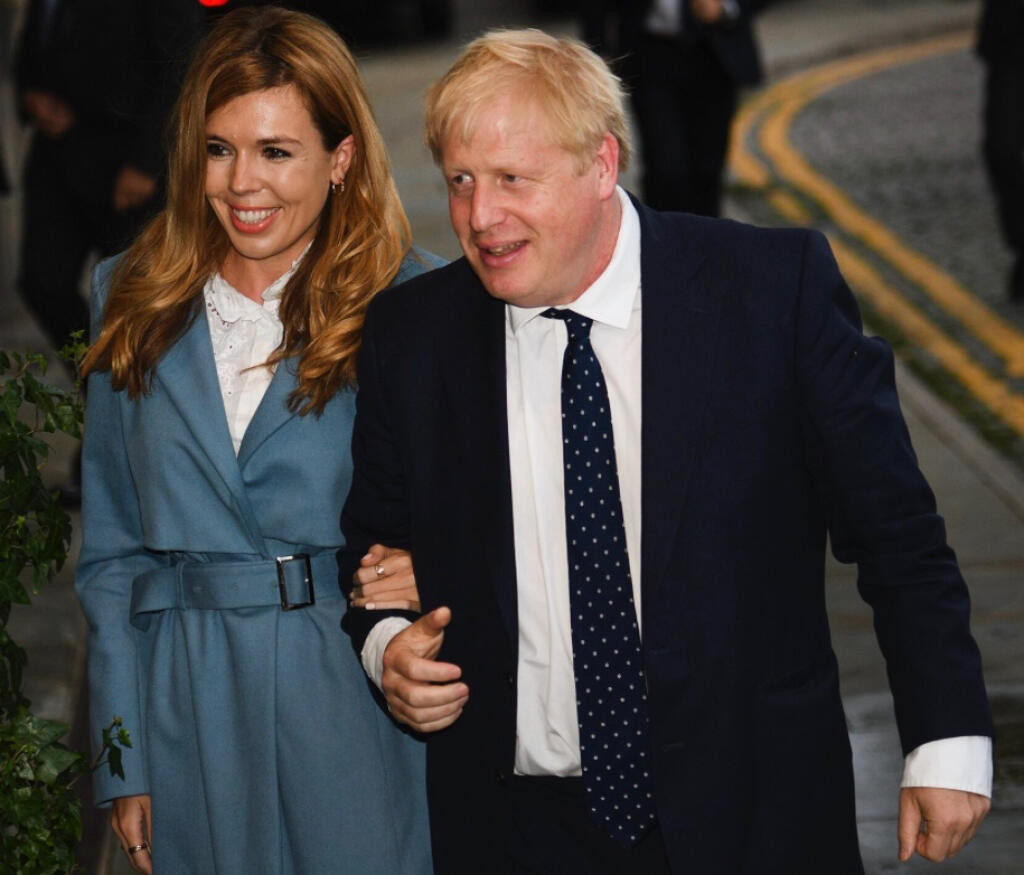 Britský premiér Boris Johnson sa tiež stal v roku 2020 novopečeným otcom. So snúbenicou privítali na svet syna.