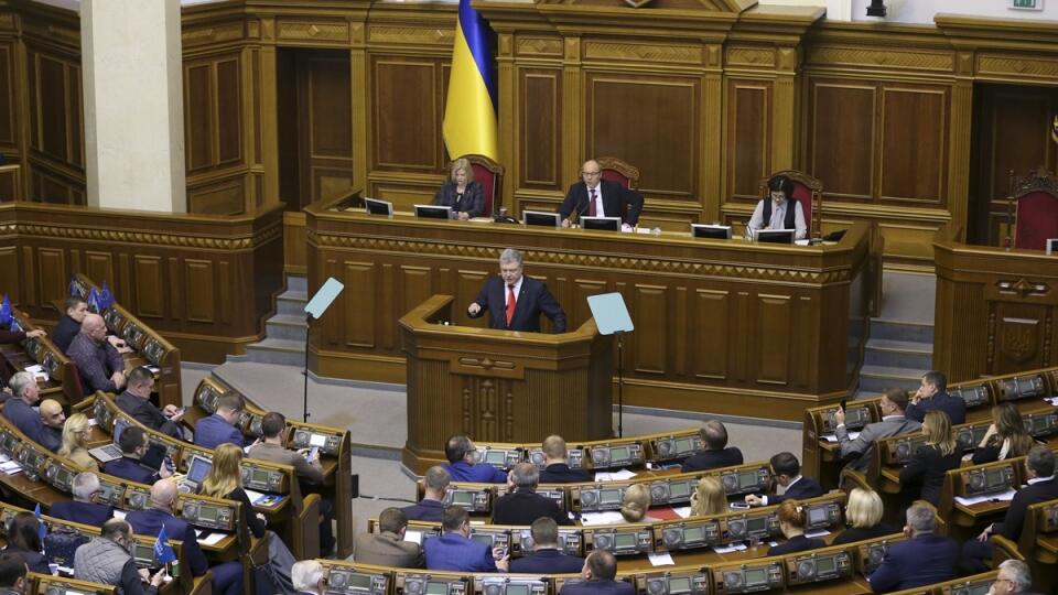 Ukrajina Rusko lode incident parlament právo stanné