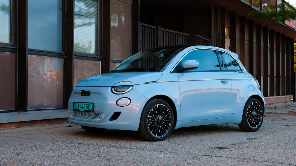 Fiat 500e.