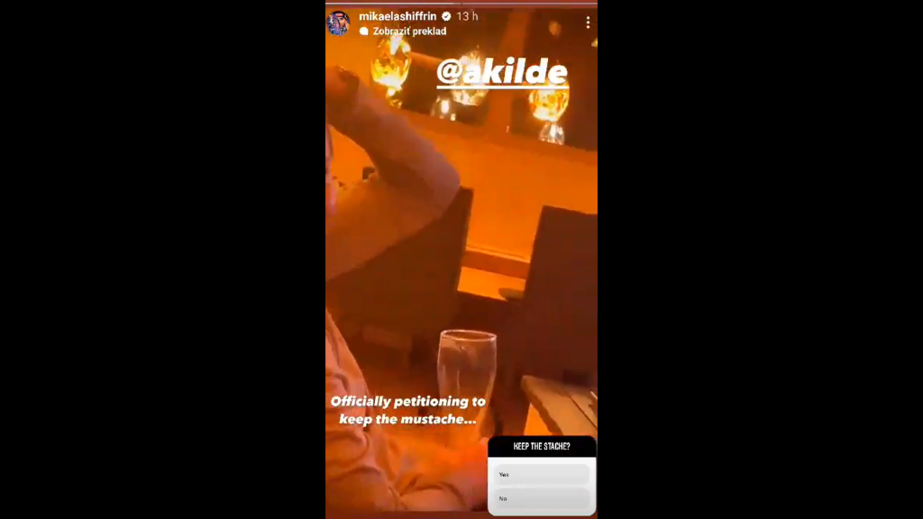 Cez víkend svojmu drahému Kildemu Shiffrinová fandila s kamoškami a s pivom v ruke. Zdá sa, že boli v dobrej nálade.