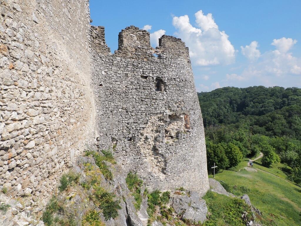 Hrad Tematín je dominantou stredného Považia.