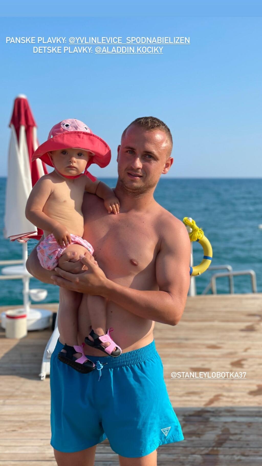 Hrdý otec Stano so svojim pokladom.