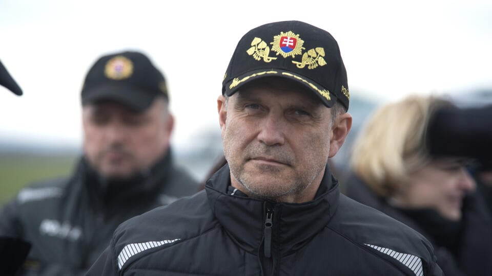 Na snímke prezident Policajného zboru SR Milan Lučanský počas cvičenia ozbrojených zložiek Zelená 2 v súvislosti s nelegálnou migráciou na bývalom hraničnom priechode Bratislava-Čunovo-Rajka 27. februára 2020. FOTO TASR - Pavel Neubauer