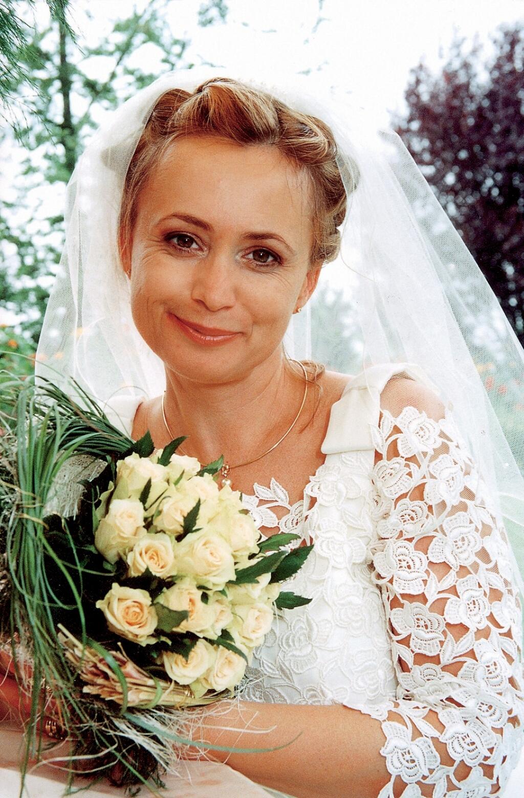 Jana Nagyová- Pulm, herečka, seriál Arabela, princezná Arabela, nevesta
foto : archív J. N.
uverejnené Šarm 37/2006
pôvodný súbor:Nagyova_4.eps