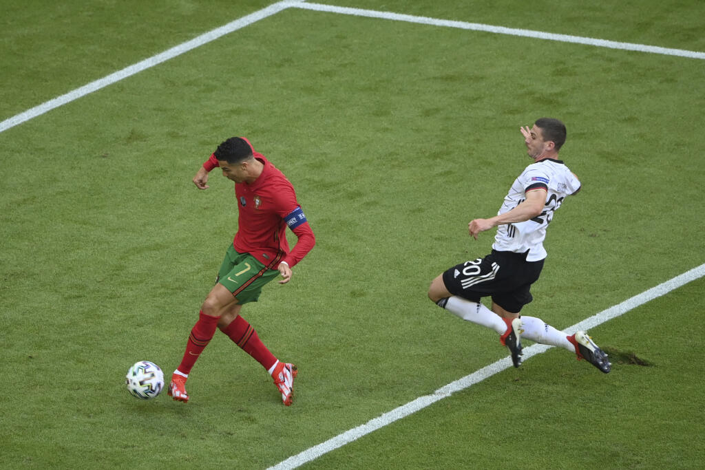 Ronaldo bol opäť najväčšou hviezdou Portugalska, no jeho krajina vypadla už v osemfinále.