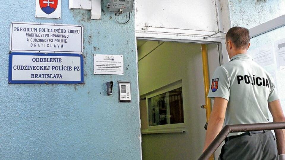 Cudzinecká polícia: Má na starosti všetko ohľadom konania týkajúceho sa práce či pobytu cudzincov na našom území.