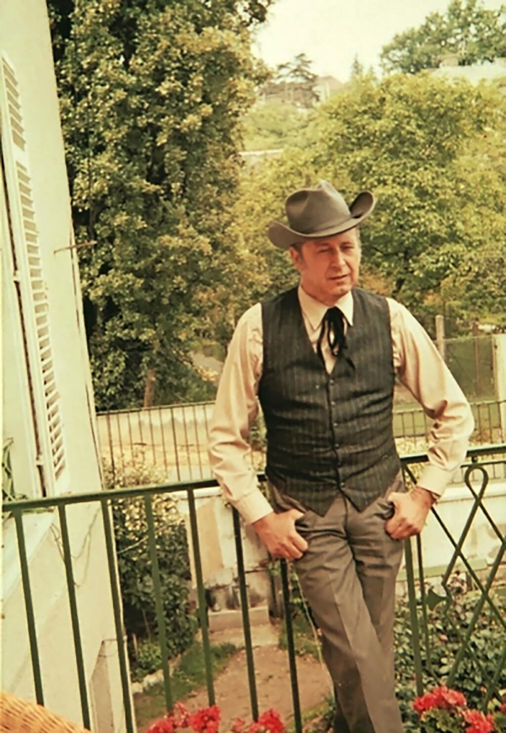 PRED DOMOM Krížikovej manžel bol elegán za každých okolností.
