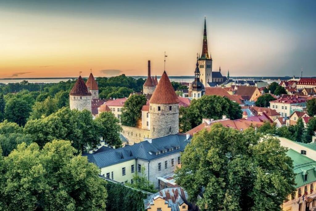 Kde dovolenkovali Slováci, kam pôjdu o rok a prečo sa oplatí first moment