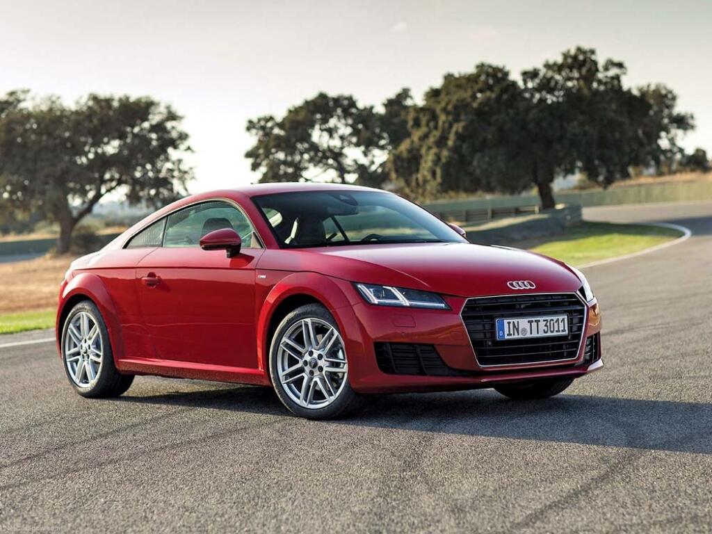 4 proti Audi TT Coupé 2,0 TFSI Quattro