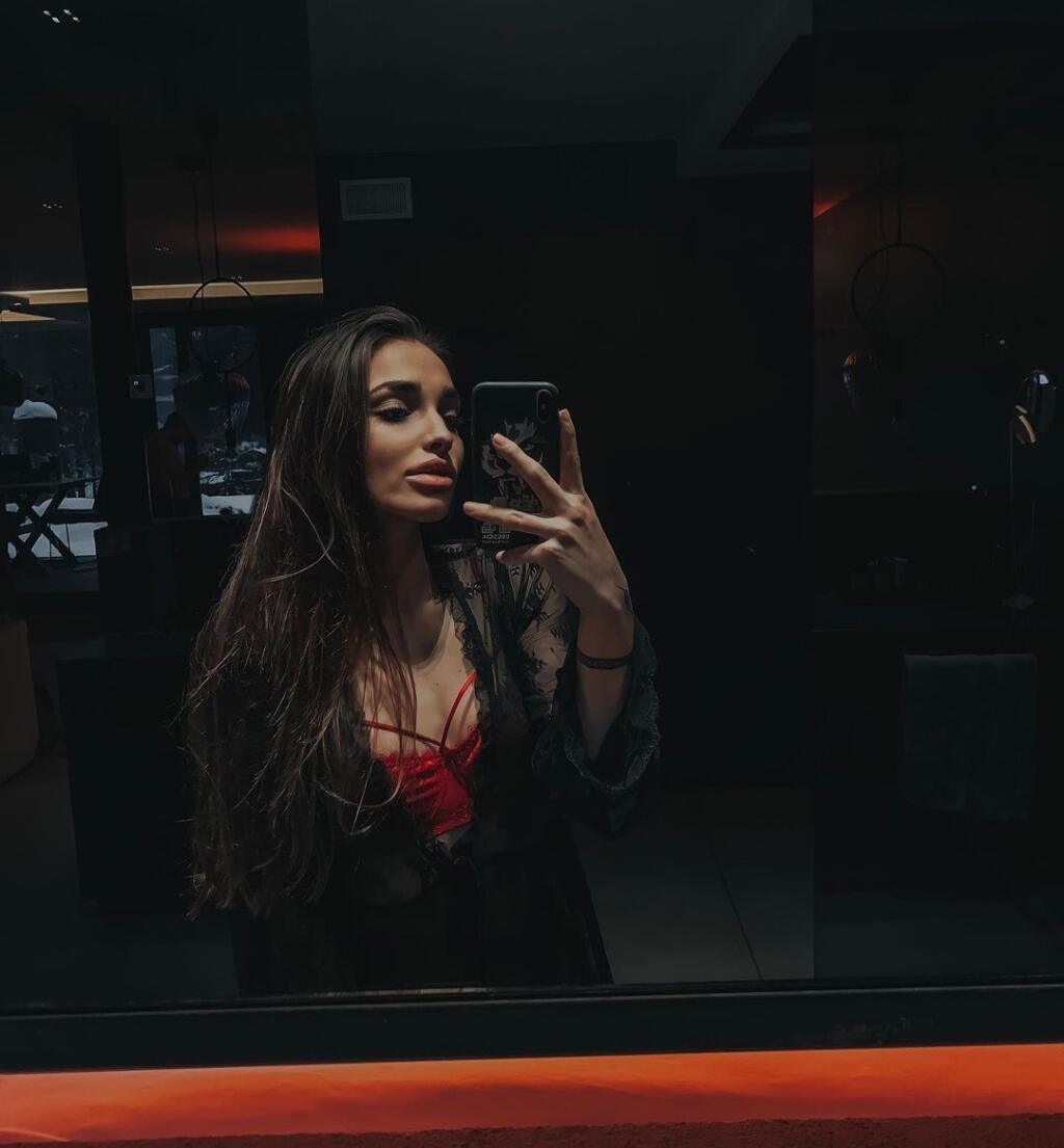 Sexi Sophia Kořinková sa nebojí ani odvážnejších záberov.