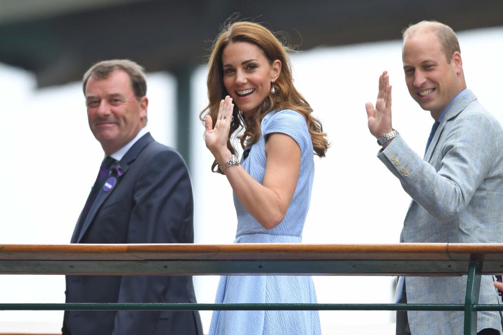 Na ženské finále prišla vojvodkyňa Kate so sestrou Pippou a ďalšou vojvodkyňou Meghan. Tie na mužskom vymenila za manžela Williama.