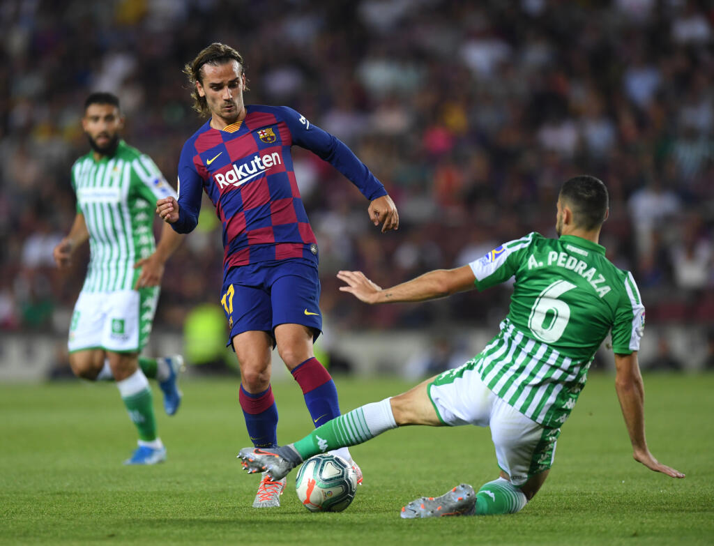 Antoine Griezmann v akcii v drese Barcelony.