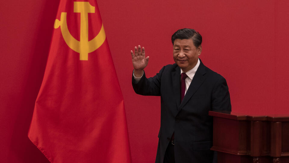 Možné je aj to, že Nostradamus vôbec nenarážal na Ukrajinu. Vyostrená situácia je totiž aj v Ázii, v súvislosti s Čínou a Taiwanom. USA nedávno oznámili, že podporia obranu Taiwanu proti Číne sumou 6,5 miliardy dolárov, čo ďalej prehlbuje priepasť medzi Západom a Východom.