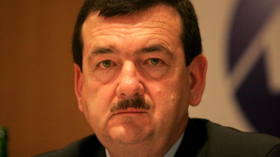 Ľudovít Černák (na snímke) predseda Predstavenstva Sitno Holding, a.s., počas príhovoru na Trend Konferencii - Top Manažment 2005, v utorok 8. novembra v Bratislave.
foto: SITA/Nina Bednáriková