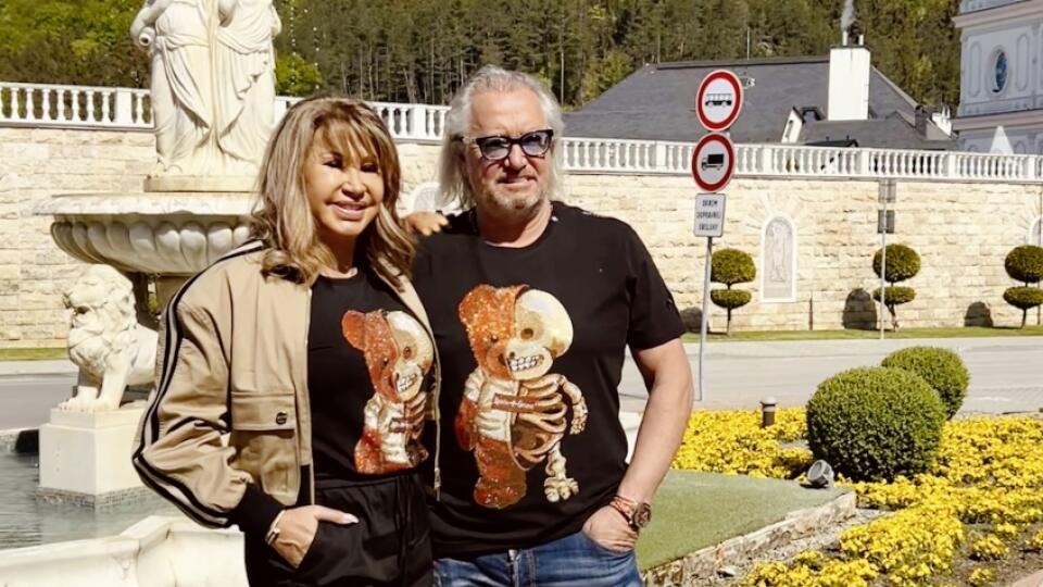 V KÚPEĽOCH
Geissenovci po niekoľkodňovom stresujúcom maratóne po Slovensku našli tajné útočisko.