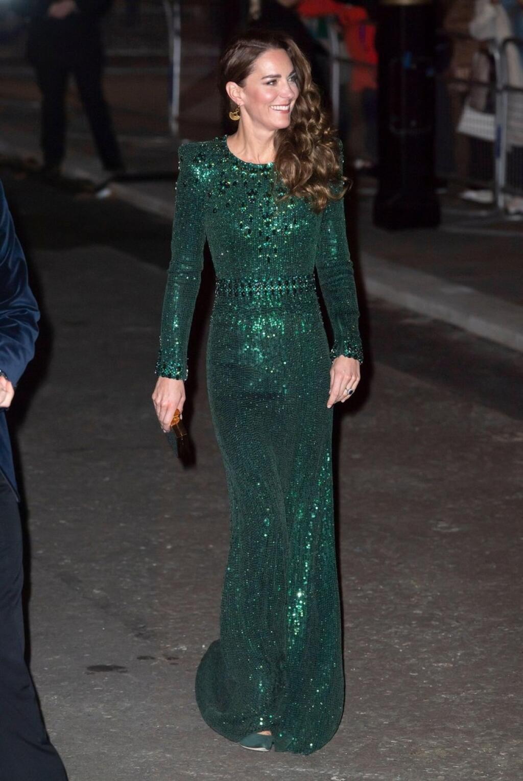 November 18th, 2021, London, UK.
The Duke of Cambridge and the Duchess of Cambridge arriving at the Royal Variety Performance, held at the Royal Albert Hall. Credit: Doug Peters/EMPICS/Alamy Live News