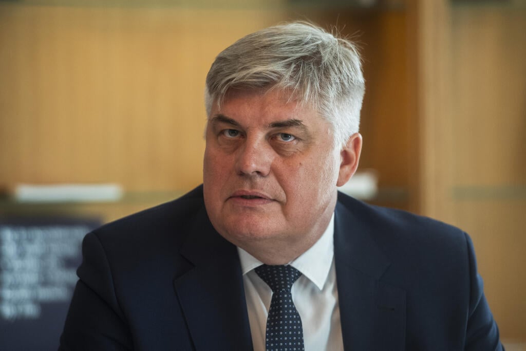 Na snímke prezident Westinghouse Electric Company Česko a Slovensko Petr Brezina počas podpisu memeranda o porozumení o budúcom nasadení reaktorov a malých modulárnych reaktorov spoločností Westinghouse Electric Company a slovenskej štátnej Jadrovej a vyraďovacej spoločnosti JAVYS v Bratislave 17. júla 2023. FOTO TASR - Jaroslav Novák