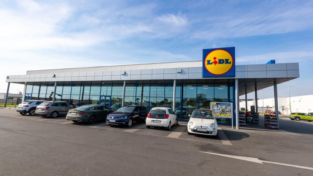 Kým sa tovar dostane do predajne, je v sklade. Je však dôležité poriadne premyslieť logistiku, aby sa k zákazníkom dostali potraviny kvalitné a čerstvé.