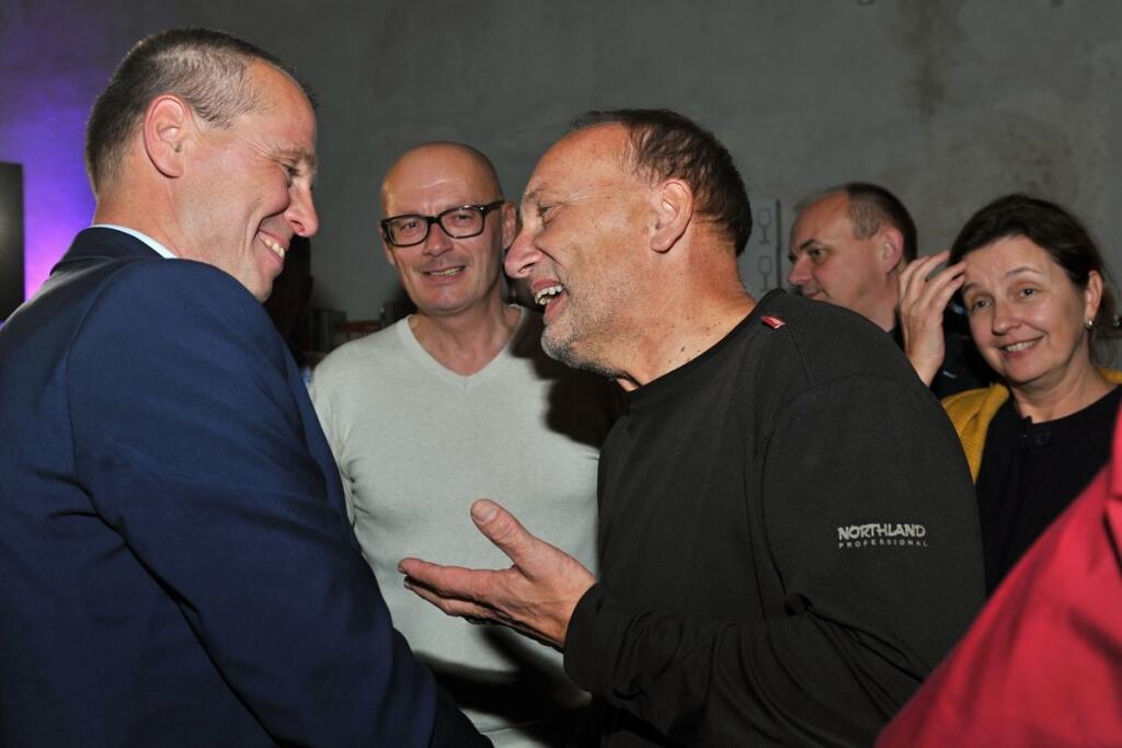Peter Fiabáne prijíma gratulácie