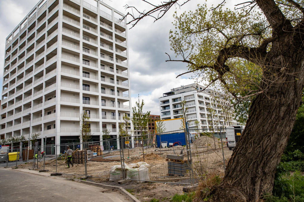 Urban residence, stavba parku. Na Račianskej ulici vzniká výstavba domov a parku.