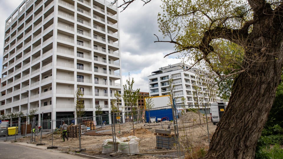 Urban residence, stavba parku. Na Račianskej ulici vzniká výstavba domov a parku.