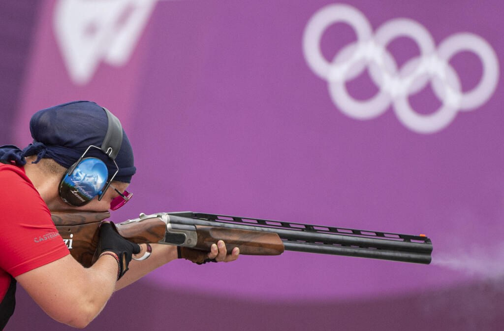 Na snímke slovenská strelkyňa Zuzana Rehák Štefečeková vo finále trapu na XXXII. letných olympijských hrách v Tokiu vo štvrtok 29. júla 2021. Rehák Štefečeková získala vo štvrtok zlatú olympijskú medailu v trape. Pre slovenskú výpravu vybojovala prvý cenný kov na hrách v Tokiu. Pre Rehák Štefečekovú je to najvýraznejší úspech v kariére a tretia medaila z OH. V rovnakej disciplíne získala striebro v roku 2008 v Pekingu i v roku 2012 v Londýne. FOTO TASR - Martin Baumann