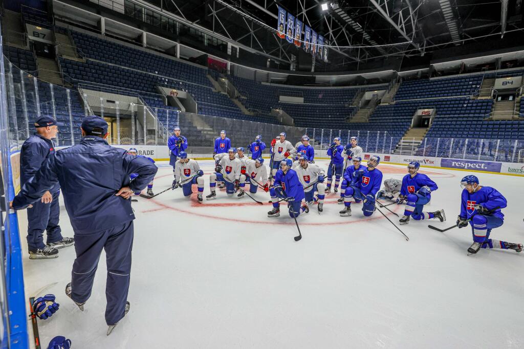 Slovenskí hokejisti už dnes nastúpia proti Rakúšanom v dôležitom zápase o postup na ZOH 2022 v Pekingu.