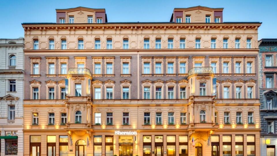 Investori pozerajú po hoteloch. Nemajú však z čoho vyberať - Investície do hotelových nehnuteľností v regióne CEE do konca roka 2018 dosiahnu 800 miliónov eur