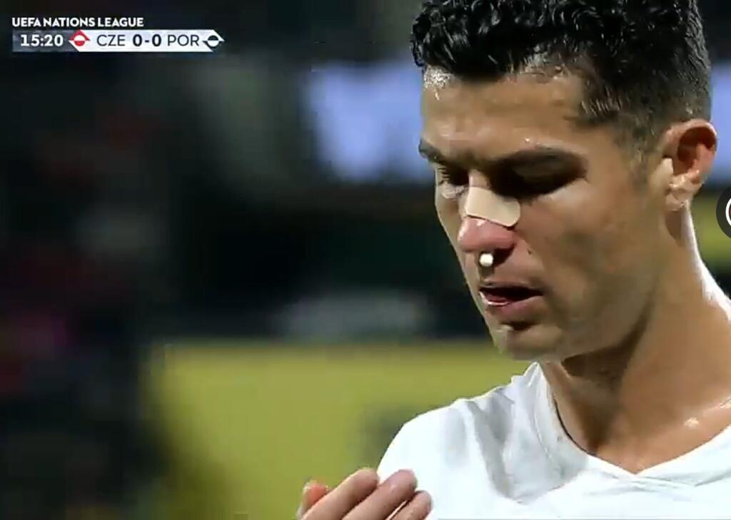 Ronalda zvalcoval Tomáš Vaclík