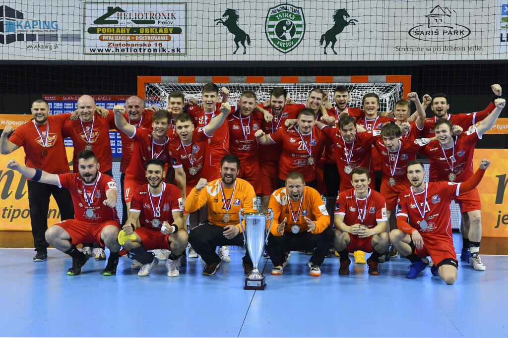 Na snímke porazený finalista MŠK Považská Bystrica v treťom zápase finále play off Niké Handball Extraligy mužov v hádzanej Tatran Prešov – MŠK Považská Bystrica.