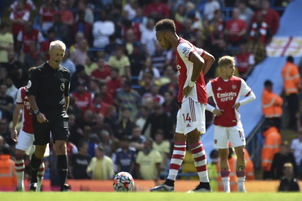 Tretiu ligovú výhru za sebou zaknihovali futbalisti Arsenalu Londýn, keď v nedeľnom mestskom derby v rámci 6. kola Premier League zdolali Tottenham Hotspur 3:1.