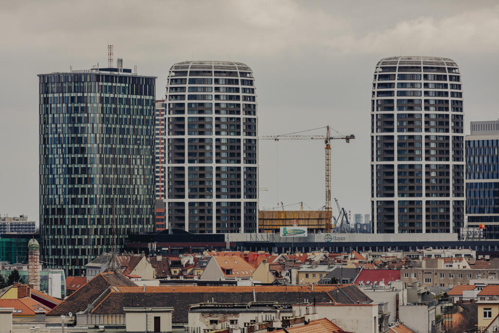 Na snímke pohľad na výškovú zástavbu na území bratislavského downtownu,.