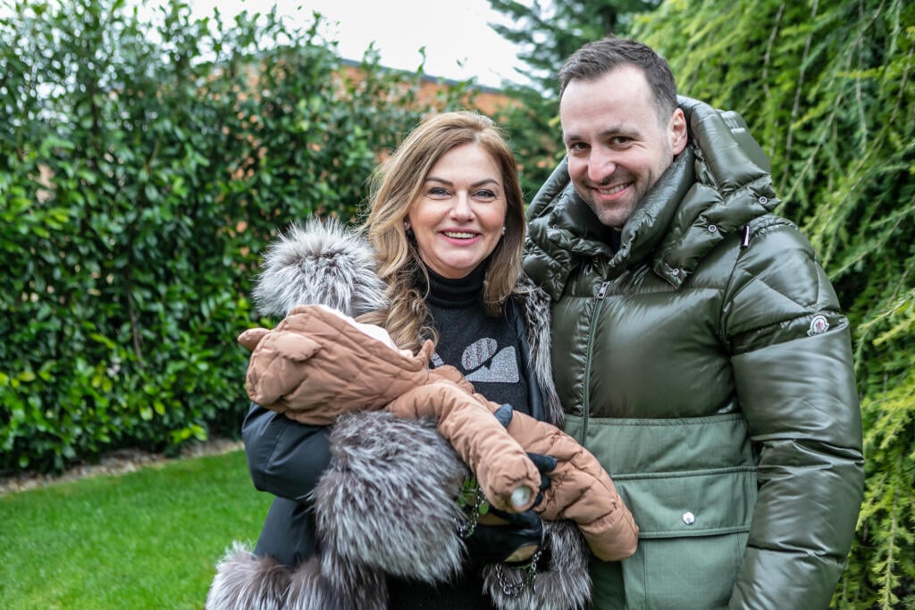 Na snímke europoslankyňa Monika Beňová a jej partner Ľubomír Klčo ako idú na prechádzku kočíkovať.