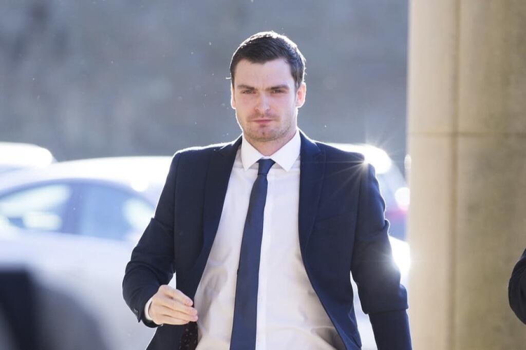 Adam Johnson za svoje hriechy s neplnoletým dievčaťom poriadne pyká. Sunderland ho vyhodil z kádru, súd ho poslal do väzenia na šesť rokov a kariéra futbalistu je nenávratne stratená. Je nepravdepodobné, že obrovský talent sa objaví ešte na trávnikoch, teda ako profesionál.