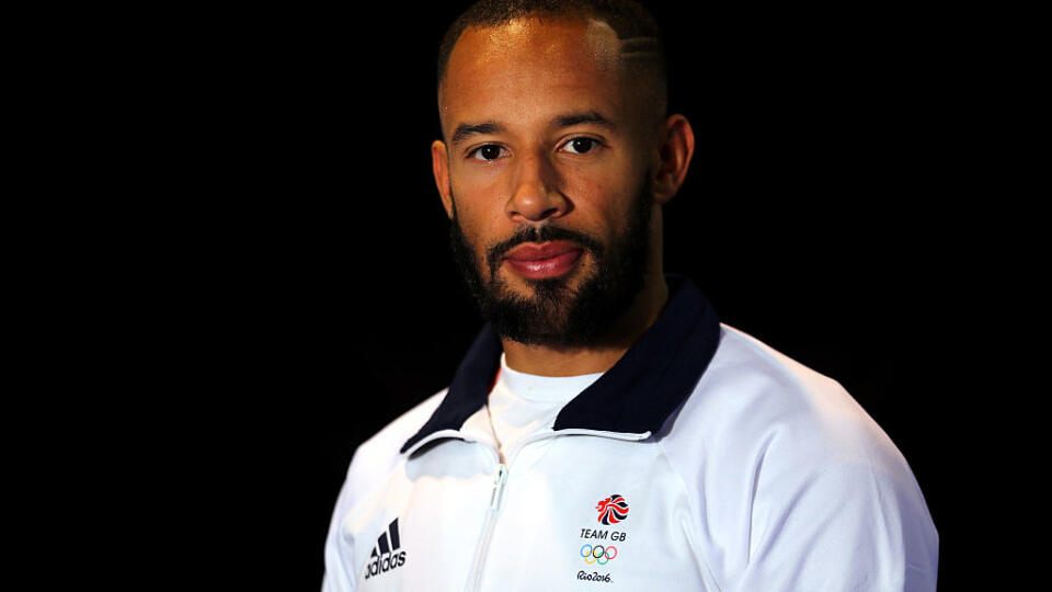 Nemal vôbec chodiť! Britský šprintér James Ellington nastúpil na preteky prvýkrát od hrôzostrašnej nehody zpred dvoch rokov. Nevzdal sa svojho sna, tvrdo makal a poprel všetky nepriaznivé predpovede lekárov o jeho zdravotnom stave.
