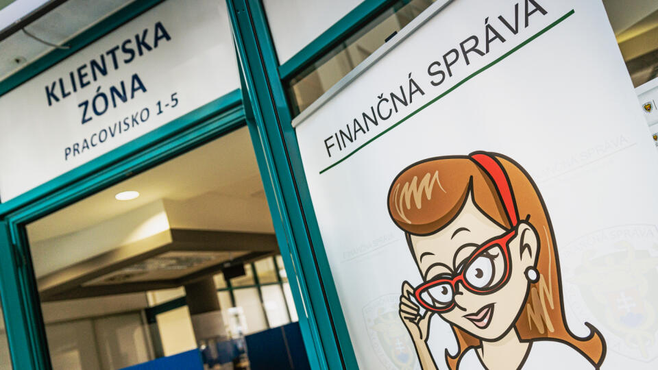 Na snímke budova Daňového úradu Bratislava.