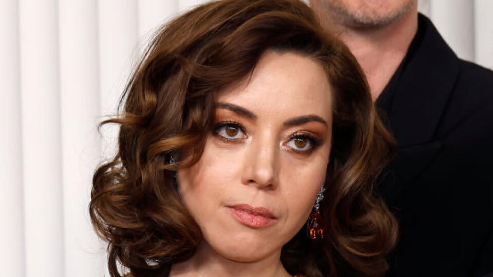 Herečka Aubrey Plaza sa počas udeľovania cien veľmi nebavila.