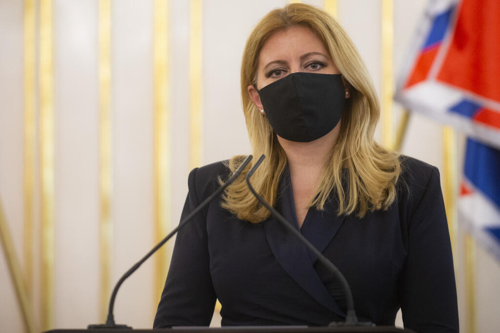 Na snímke prezidentka SR Zuzana Čaputová počas tlačovej konferencie po stretnutí s ministrom zahraničných vecí a európskych záležitostí SR Ivanom Korčokom o úlohe Európskej únie v čase pandémie a ekonomickej pomoci, ktorá EÚ poskytuje Slovensku v Bratislave v stredu 29. apríla 2020. FOTO TASR - Jakub Kotian