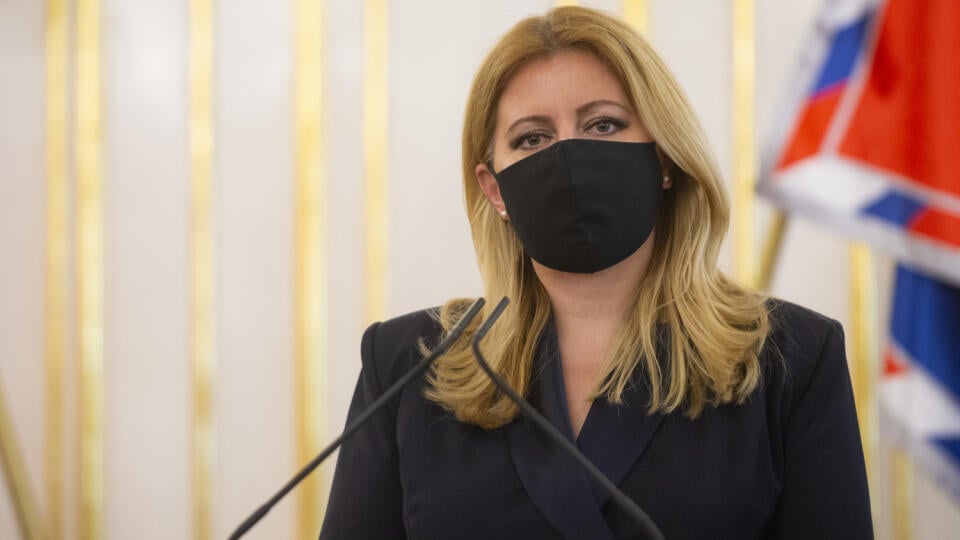 Na snímke prezidentka SR Zuzana Čaputová počas tlačovej konferencie po stretnutí s ministrom zahraničných vecí a európskych záležitostí SR Ivanom Korčokom o úlohe Európskej únie v čase pandémie a ekonomickej pomoci, ktorá EÚ poskytuje Slovensku v Bratislave v stredu 29. apríla 2020. FOTO TASR - Jakub Kotian