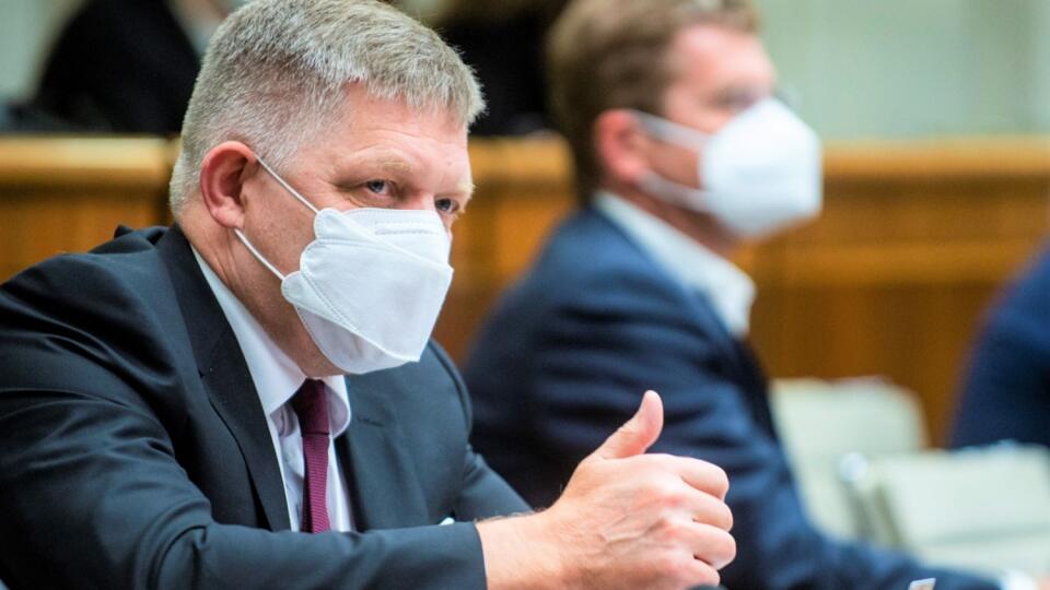 Na snímke poslanec Národnej rady SR (NRSR) Robert Fico (Smer-SD)