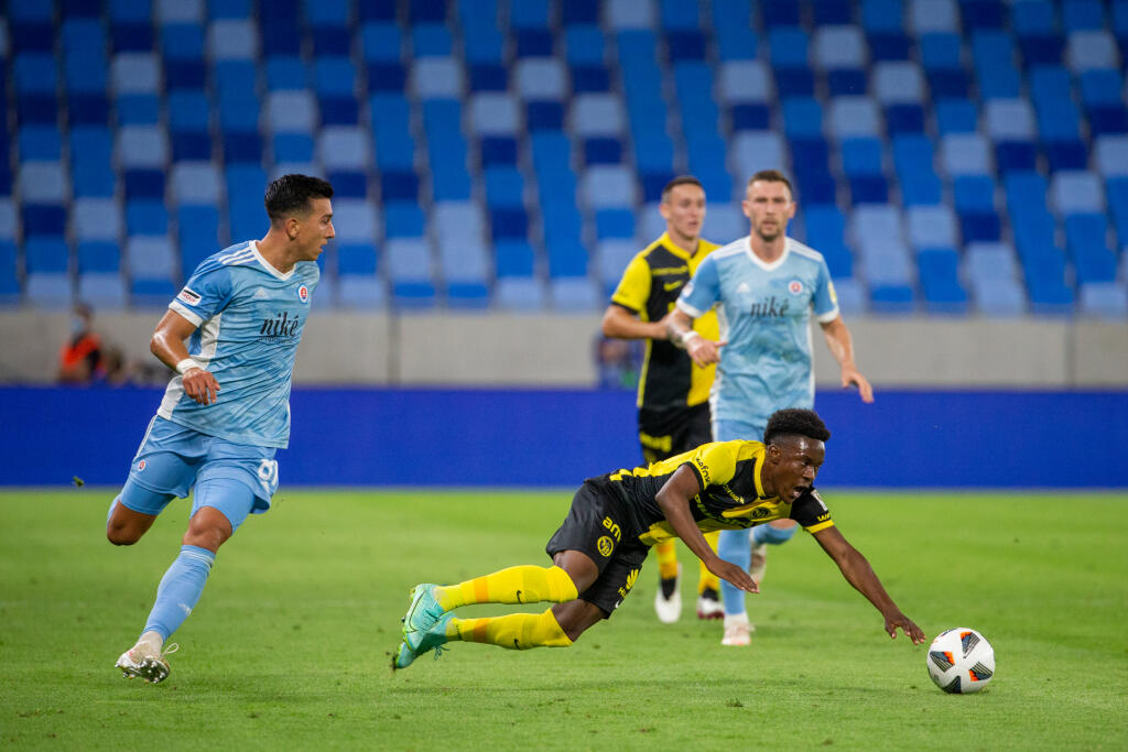 Druhé kolo Ligy majstrov 2021/2022 na Tehelnom poli kde sa stretli ŠK Slovan Bratislava a Young Boys Bern. Na snímke je Dávid Holman.