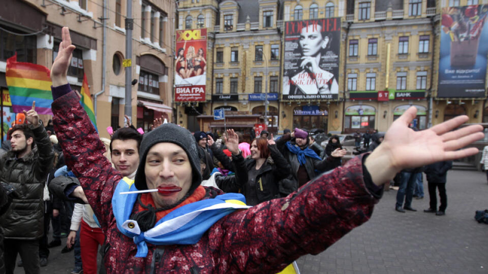 V Kyjeve protestovalo 50-tisíc ľudí.