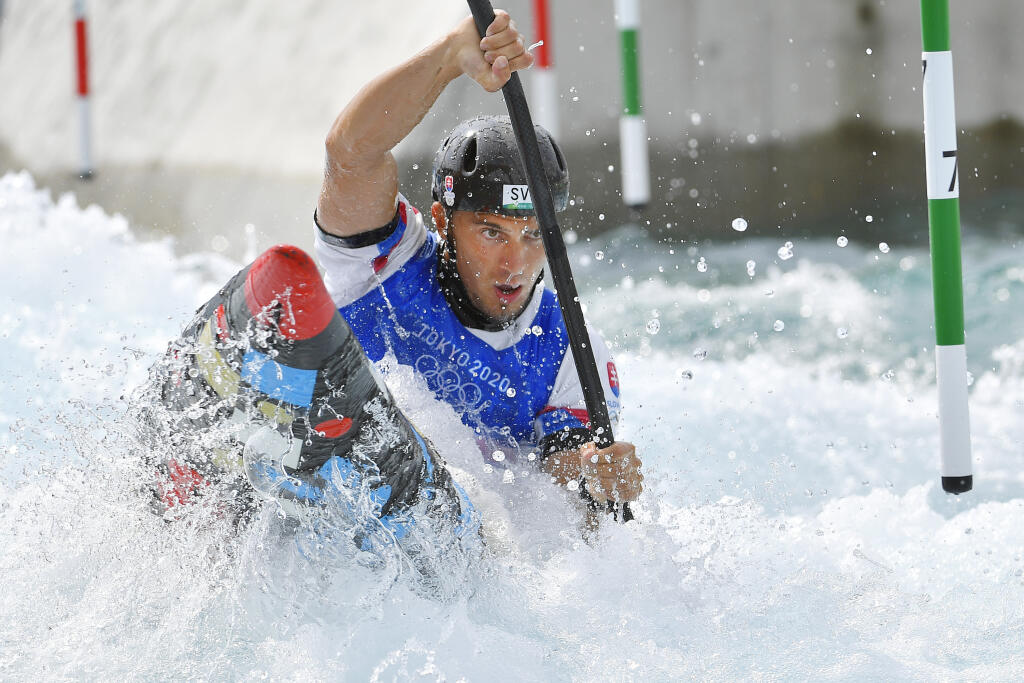 Na snímke slovenský reprezentant vo vodnom slalome Jakub Grigar v semifinálovej jazde kategórie K1 počas XXXII. letných olympijských hier v Tokiu, 30. júla 2021. FOTO TASR - Michal Svítok