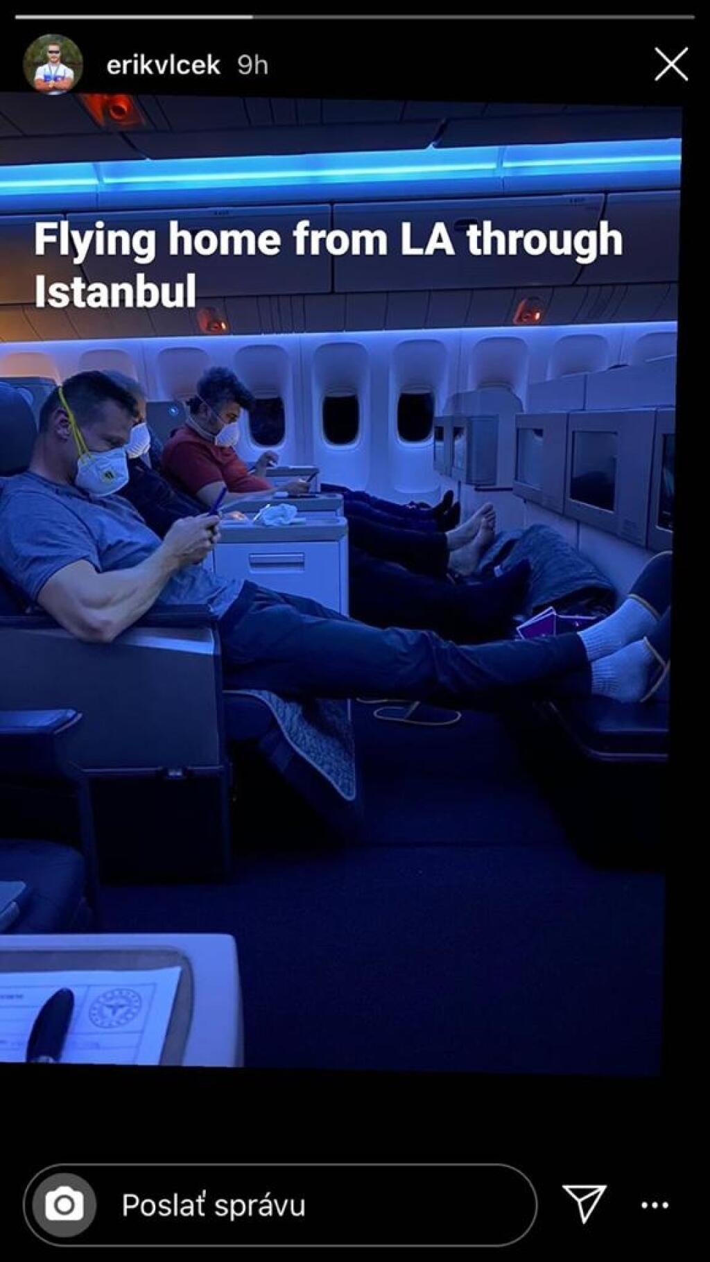 Domov do krajiny pod Tatrami smeruje slovenský reprezentant v rýchlostnej kanoistike Erik Vlček. Takto letel z Los Angeles do Turecka, odkiaľ by mal aj s trénerom Petrom Likérom zamieriť na Slovensko.