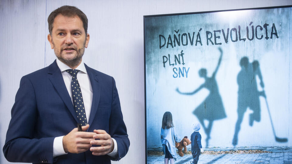 Na snímke minister financií SR Igor Matovič (OĽaNO) počas tlačovej konferencie 14. novembra 2021 v Bratislave. FOTO TASR - Jakub Kotian