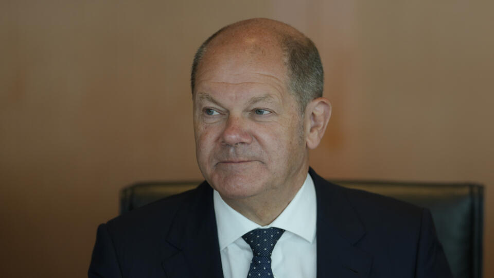 Nemecký kancelár Olaf Scholz v telefonáte so Zelenským prisľúbil pomoc pri obnove Ukrajiny.