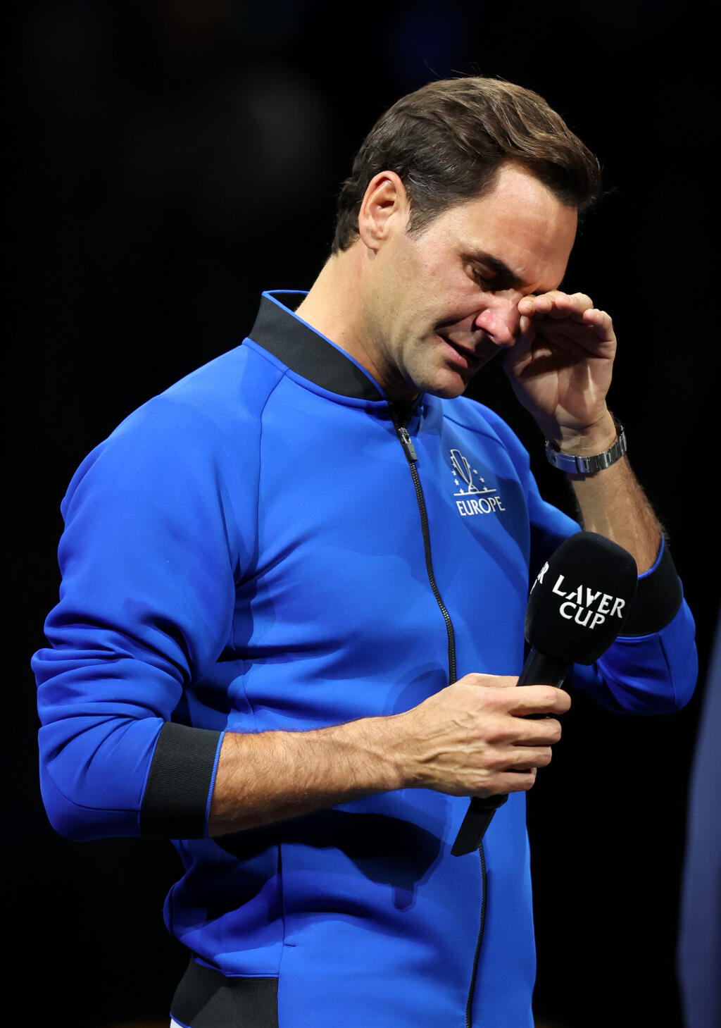 Federer ukončil kariéru v septembri 2022. Raketu zavesil na klinec v Londýne. Jeho kariéra bola fenomenálna. Teraz sa naplno venuje rodine.