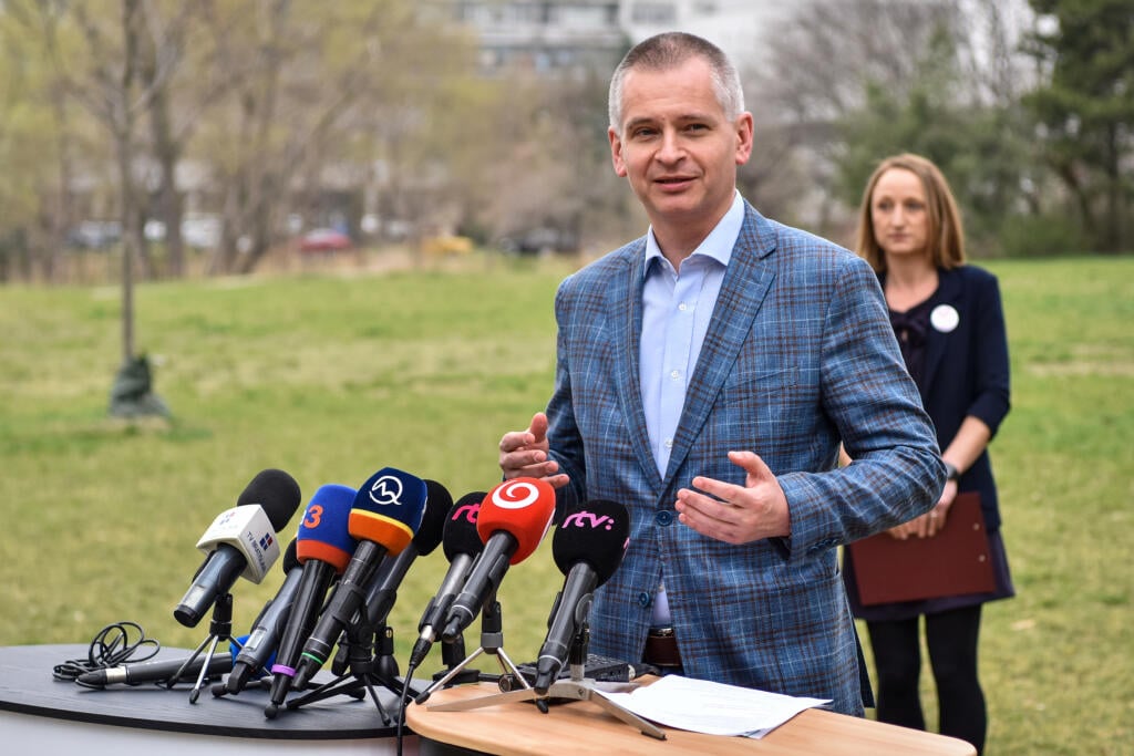 Na snímke starosta bratislavskej mestskej časti  Ružinov Martin Chren počas tlačovej konferencie občianskeho združenia Skutočné obete, mesta Bratislavy a Metropolitného inštitútu Bratislavy (MIB) v Bratislave v stredu 30. marca 2022.